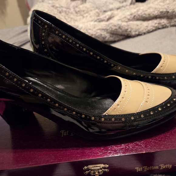 Impo Women's Black and Tan Loafers - Picture 3 of 8